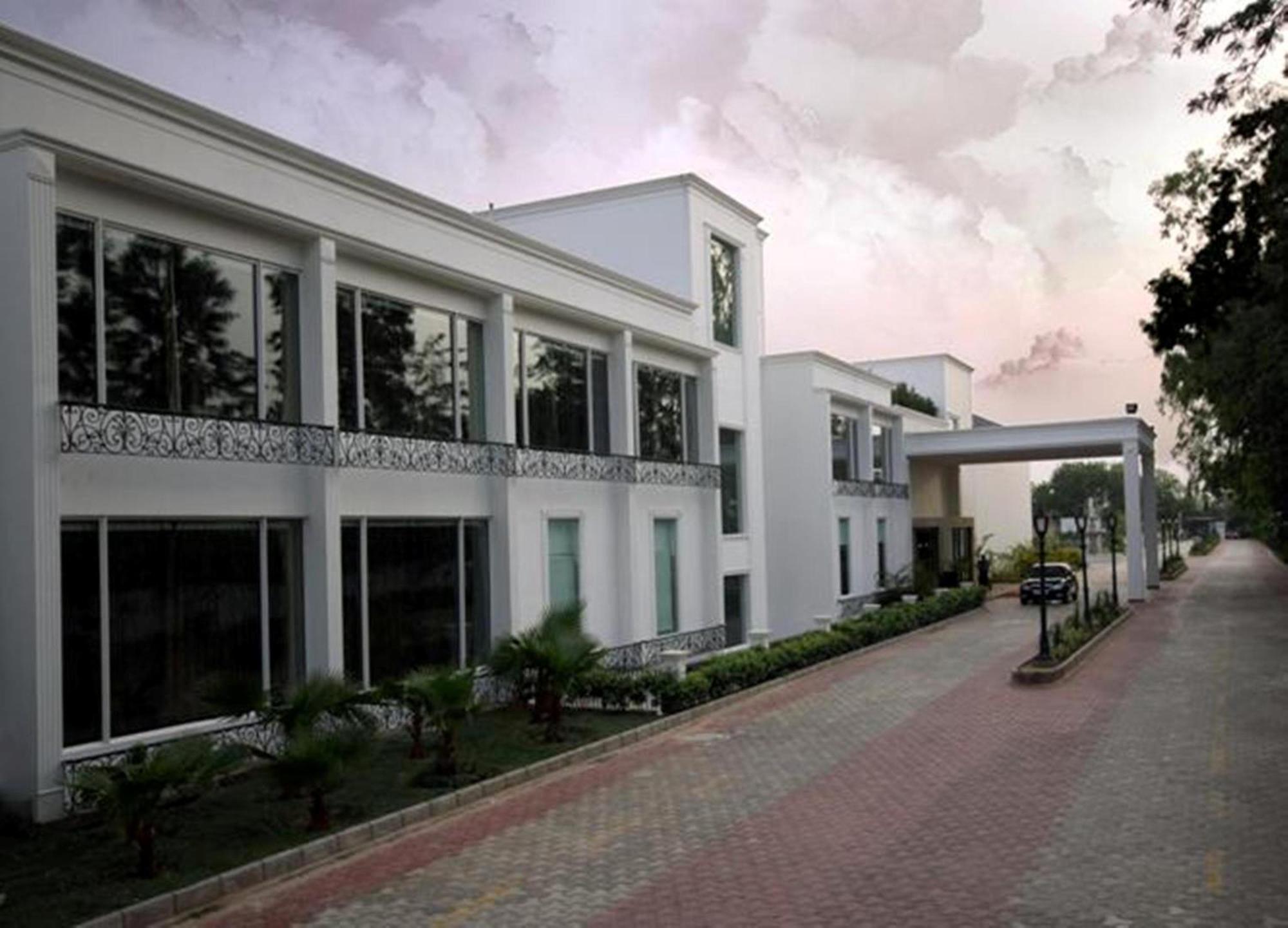 Country Inn & Suites By Radisson, Delhi Satbari New Delhi Exteriör bild