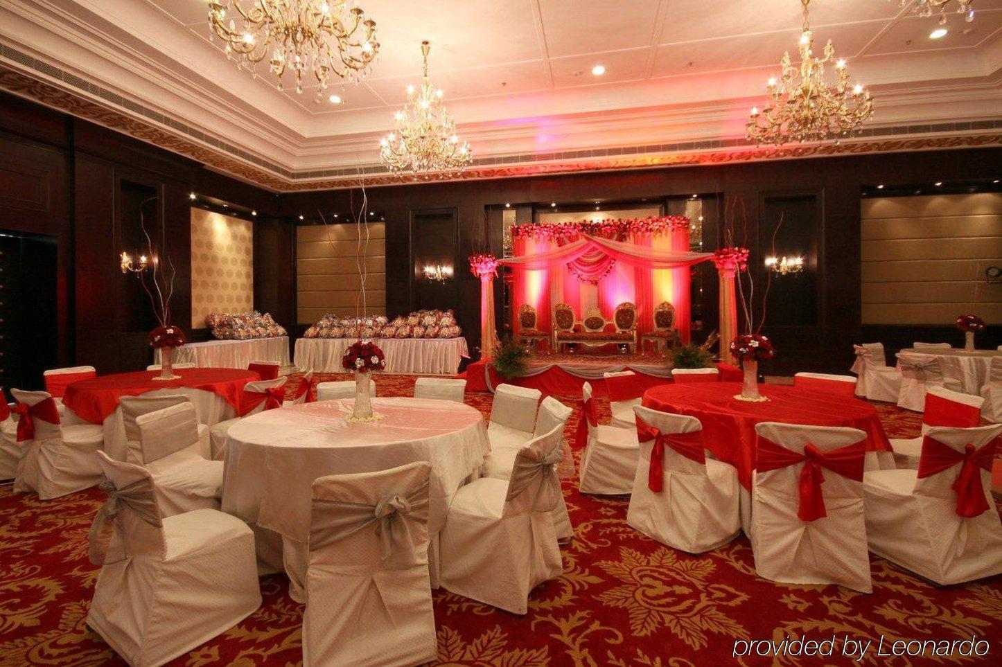Country Inn & Suites By Radisson, Delhi Satbari New Delhi Restaurang bild