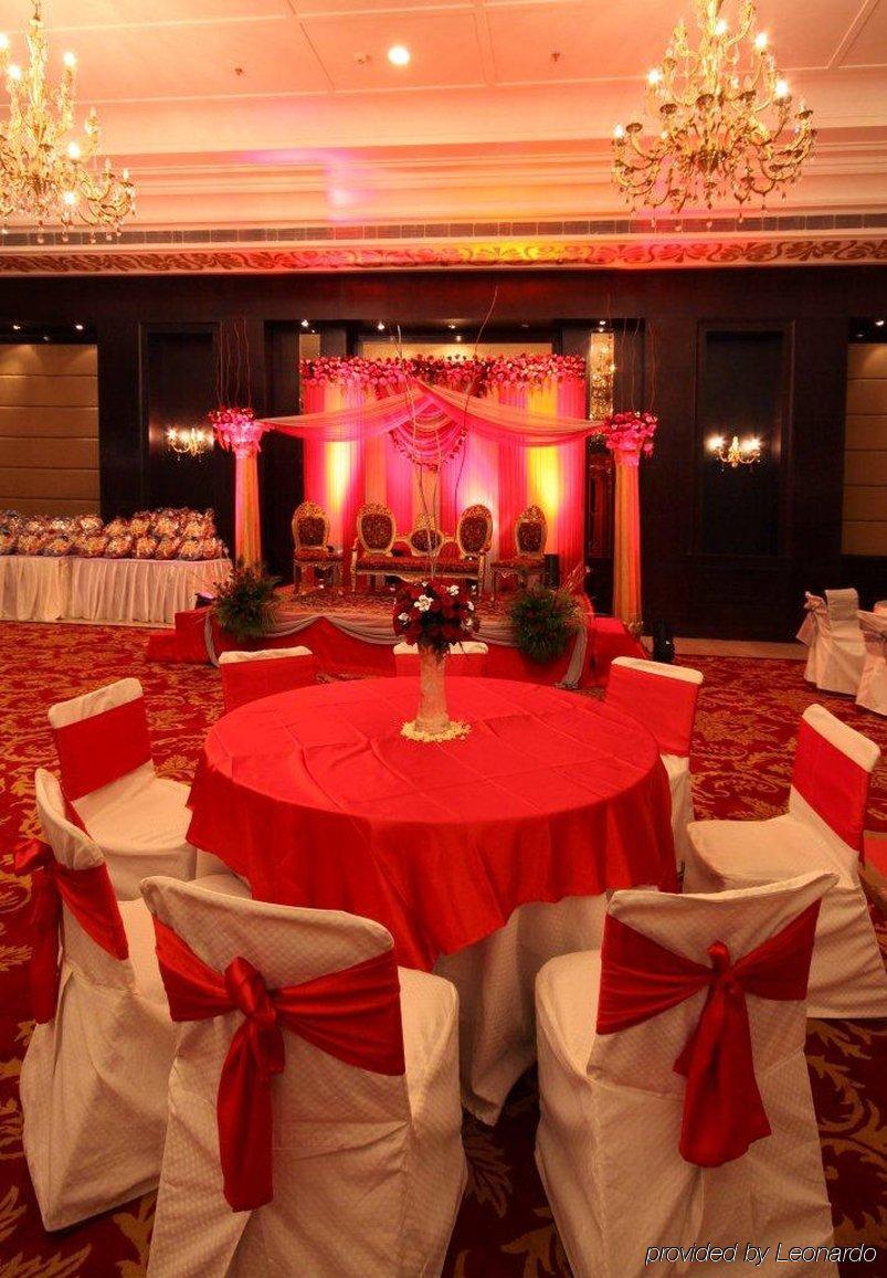 Country Inn & Suites By Radisson, Delhi Satbari New Delhi Restaurang bild
