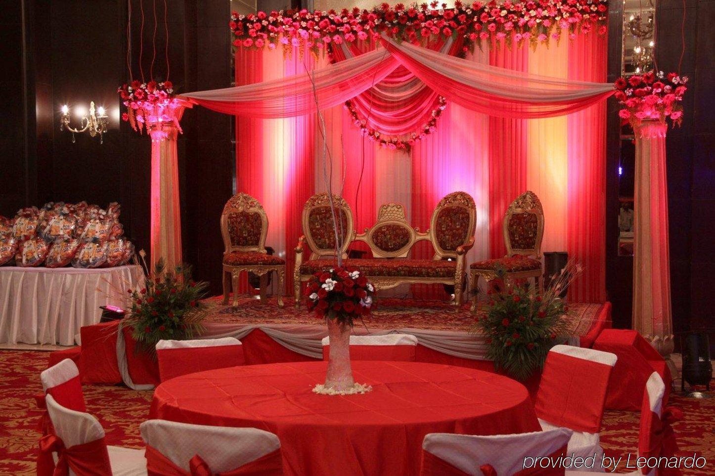 Country Inn & Suites By Radisson, Delhi Satbari New Delhi Restaurang bild