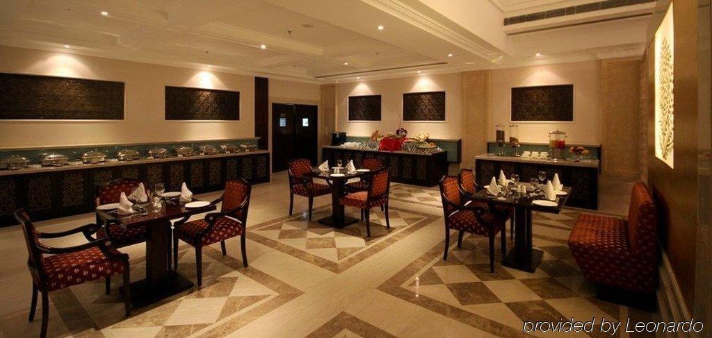 Country Inn & Suites By Radisson, Delhi Satbari New Delhi Restaurang bild