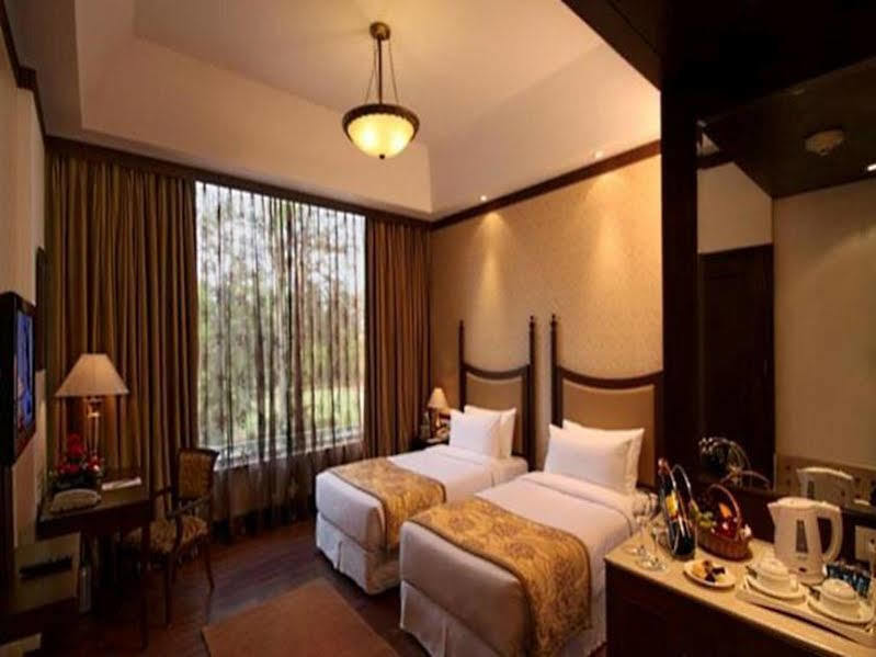 Country Inn & Suites By Radisson, Delhi Satbari New Delhi Exteriör bild